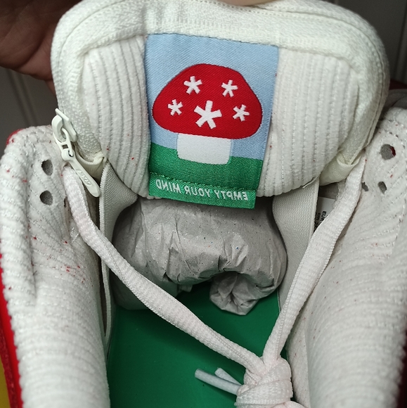 Nike Dunk SB Low Stingwater Magic Mushroom - Picture 6 of 11